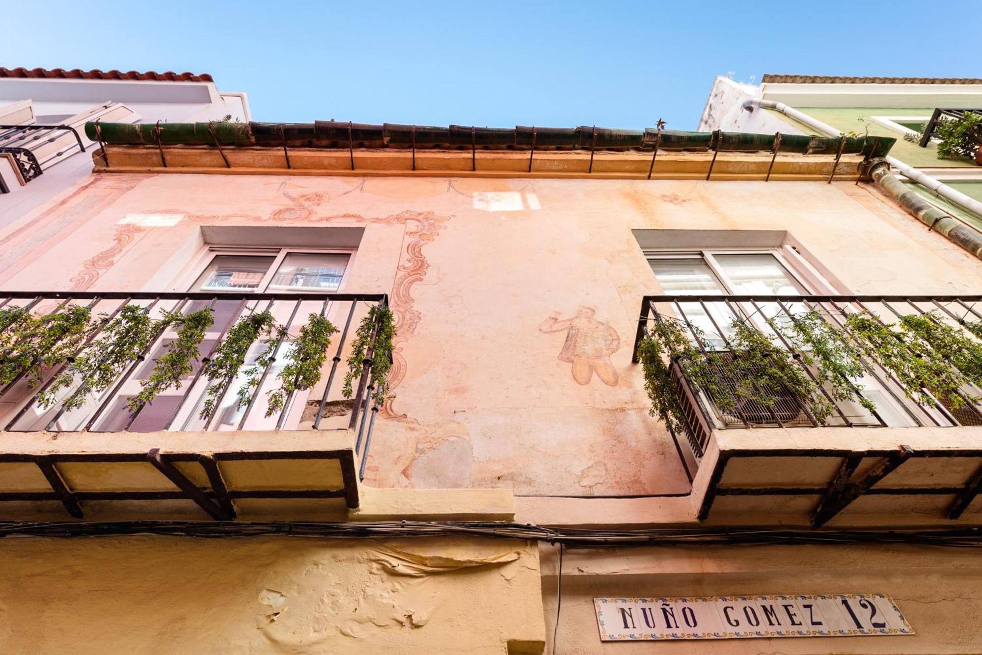 Urbanchicmalaga 2Bedroom Oasis In Historic Malaga Centre Exterior foto
