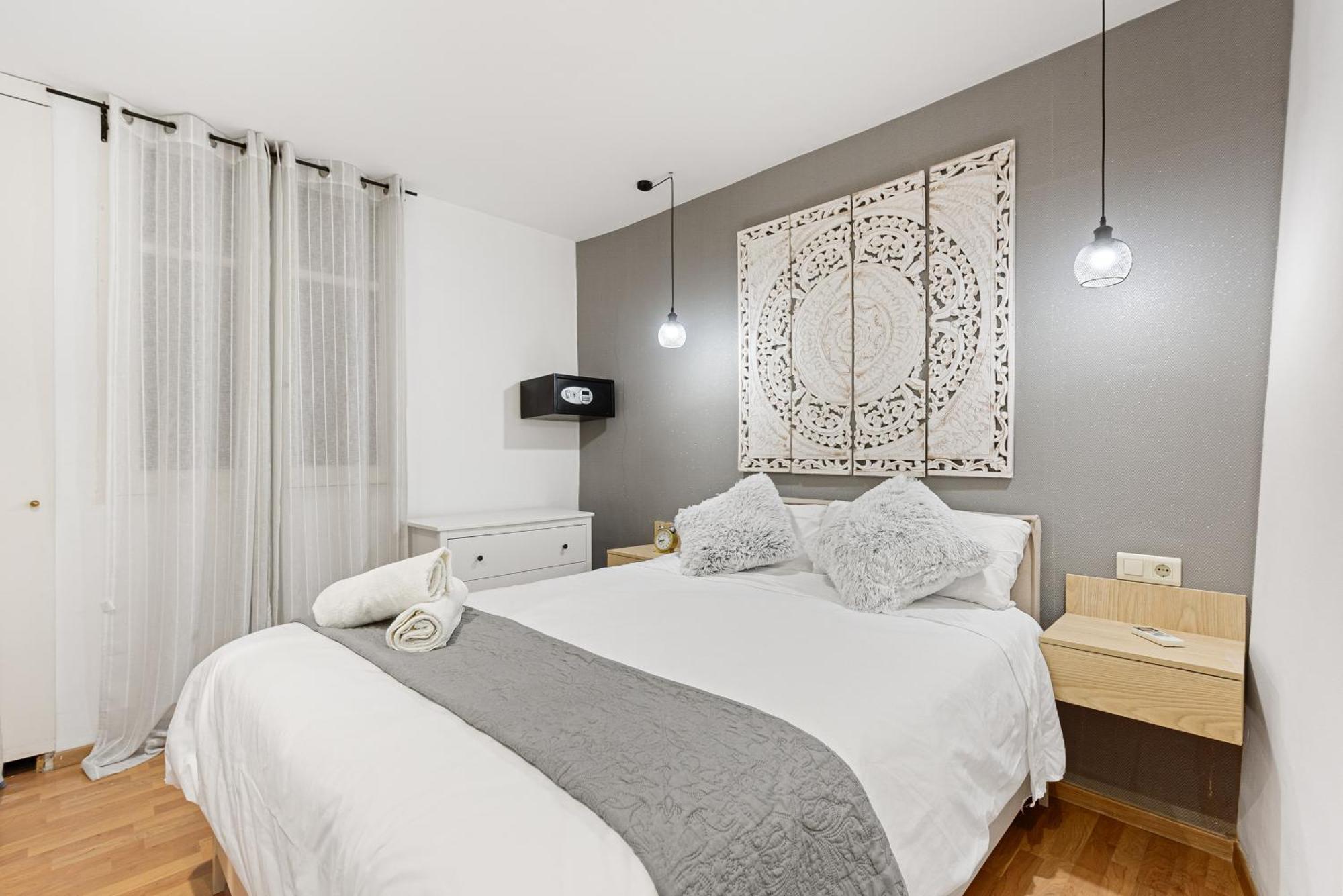 Urbanchicmalaga 2Bedroom Oasis In Historic Malaga Centre Exterior foto